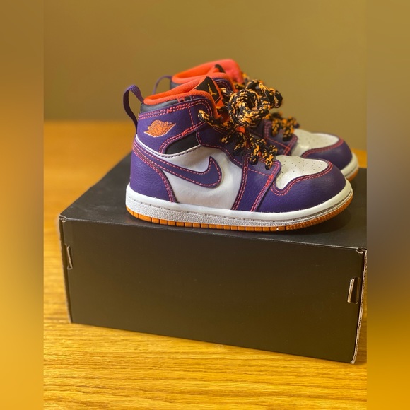 Jordan Retro 1 High BT - Picture 4 of 7